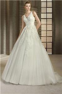 https://www.hectodress.com/white-one/11260-white-one-tarima-white-one-wedding-dresses-2013.html