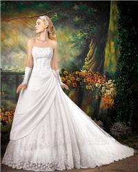 https://www.dressesular.com/wedding-dresses/919-honorable-a-line-strapless-buttons-lace-chapel-train