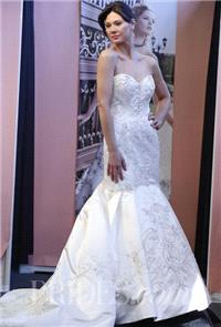 https://www.retroic.com/casablanca-bridal/2943-casablanca-bridal-fall-2013-style-2124-beaded-straple