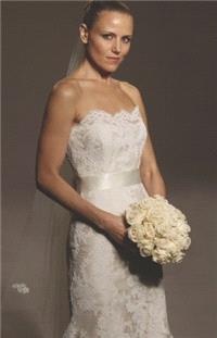 https://www.gownfolds.com/legends-romona-keveza-bridal-dress-collection-new-york/382-legends-romona-