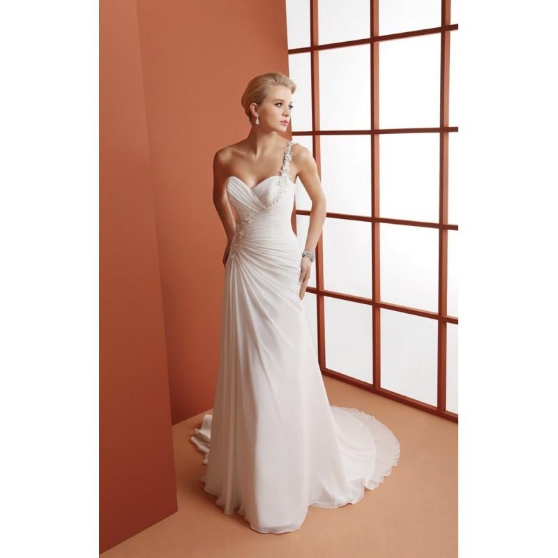 My Stuff, Orea Sposa, 637 - Superbes robes de mariée pas cher | Robes En solde | Divers Robes de mar
