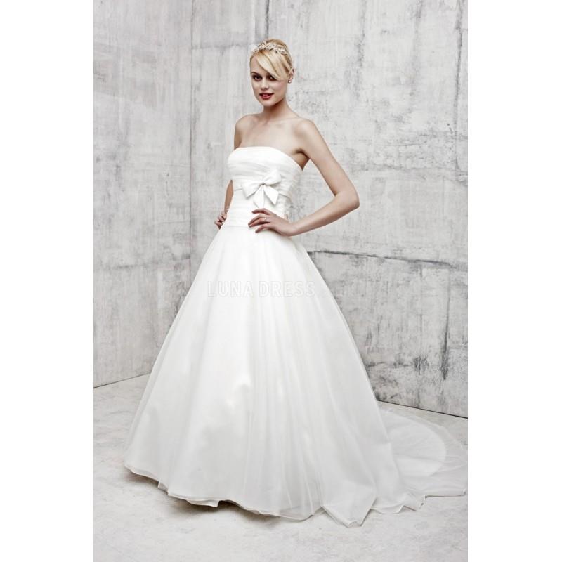 My Stuff, Classic Strapless Organza & Tulle A line Empire Waist Sleeveless Wedding Gowns - Compellin