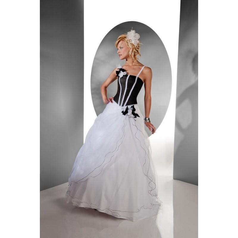My Stuff, Pia Benelli, Nouvelle noir et blanc - Superbes robes de mariée pas cher | Robes En solde |