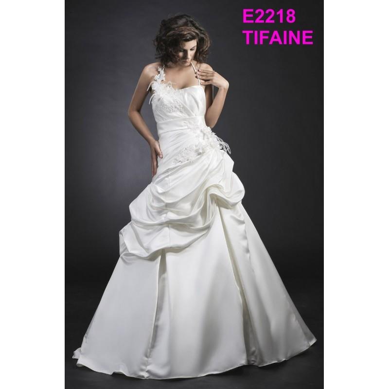 My Stuff, BGP Company - Emy Lee, Tifaine - Superbes robes de mariée pas cher | Robes En solde | Dive