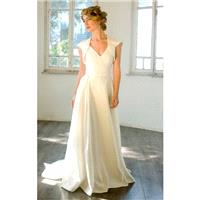 Custom made Chapel Train flattering wedding dress, New Ivory/White Wedding dress Bridal Gown custom