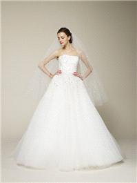 http://www.chicvintagebrides.com/wedding dress, white, strapless, Marchesa