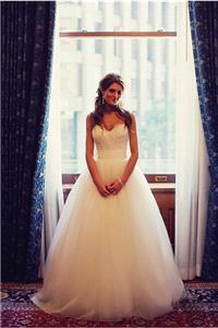 http://junebugweddings.com/blogs/what_junebug_loves/default.aspx?PageIndex=3wedding dress, white,