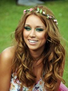 Floral Crowns, Una Healy looks the very picture of summer in another Rock N Rose piece.