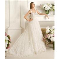 Exquisite A-line Spaghetti Straps Beading Hand Made Flowers Sweep/Brush Train Tulle Wedding Dresses