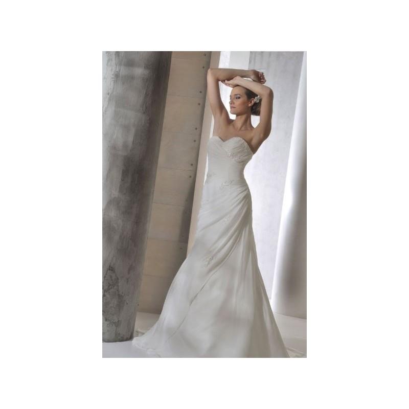 My Stuff, Christine Couture, Elia - Superbes robes de mariée pas cher | Robes En solde | Divers Robe