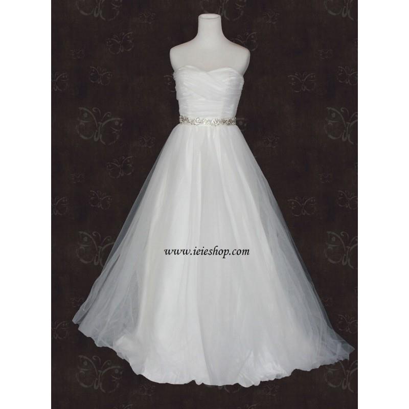 My Stuff, Simple Strapless Ivory Tulle A-line Wedding Gown with Ruched sweetheart neckline - Hand-ma