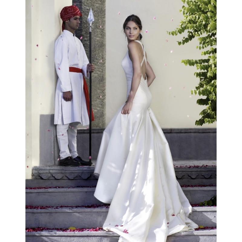 My Stuff, Amanda Wakeley AW098 - Royal Bride Dress from UK - Large Bridalwear Retailer